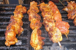 6 pintxos morunos + patatas + bebida